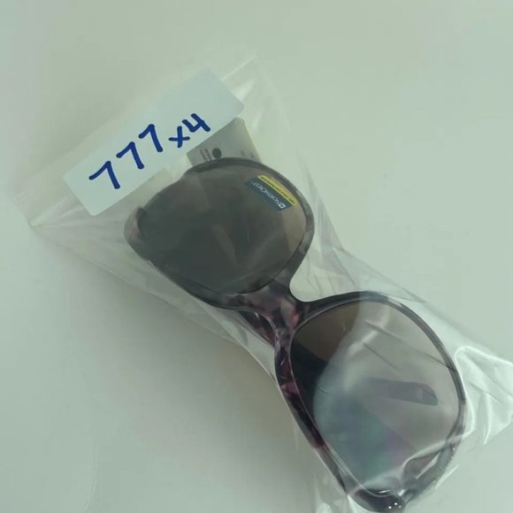 SG00777 NORTHCREST Sunglasses For Women Gradient Wine White W/ Rhinestone - Picture 9 of 9